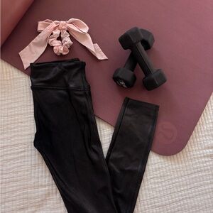 Spanx Faux Leather Matte Croc Leggings | size S